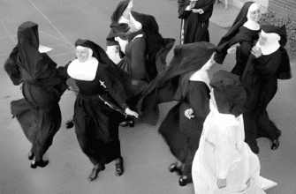 Веселые Монашки ретро фото